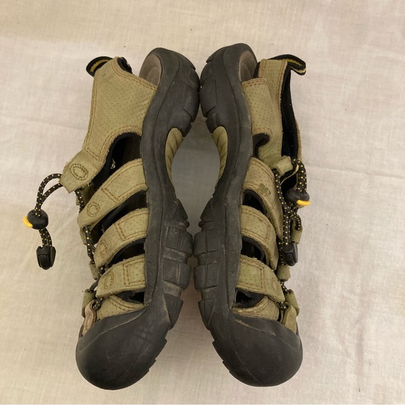 Keen green outdoor sandals size 5.5 - Picture 6 of 9